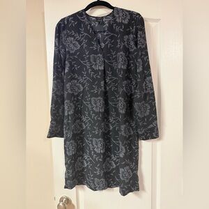 Ann Taylor Black and White Patterned Dress Size XS ❤️